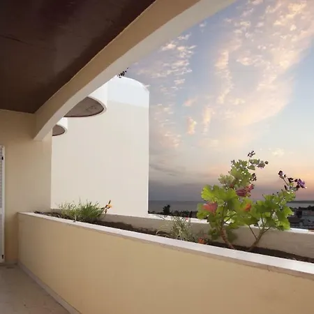 Ramos Palmeira Gale: Beachside With Pool And Smart Amenities * Albufeira