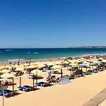 Ramos Palmeira Gale: Beachside With Pool And Smart Amenities Apartment Albufeira