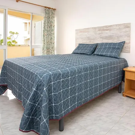 Ramos Palmeira Gale: Beachside With Pool And Smart Amenities Apartment