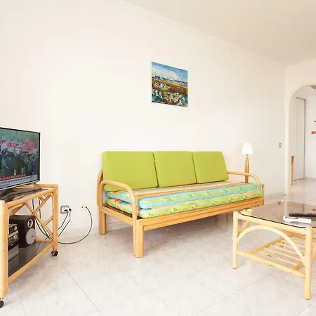 Ramos Palmeira Gale: Beachside With Pool And Smart Amenities