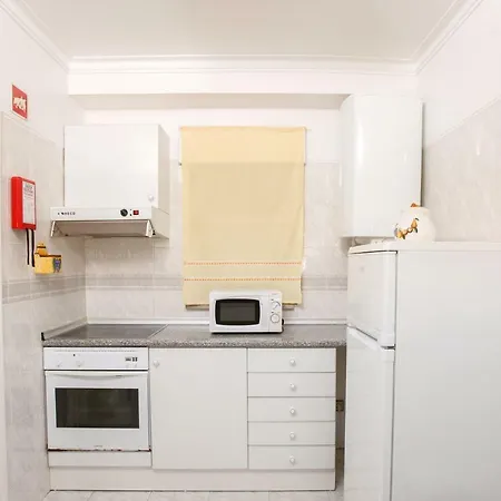 Apartamento O A Ramos Palmeira Galé Está Inserido Num Com Piscina, Fica Apenas A 250 Metros Da Da Galé - Com Ar Condicionado Na Sala, Smart Tv Com Prime Vídeo E Cozinha Completa *