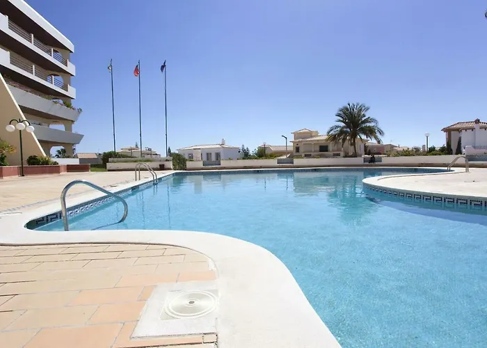 O A Ramos Palmeira Gale Esta Inserido Num Com Piscina, Fica Apenas A 250 Metros Da Da Gale - Com Ar Condicionado Na Sala, Smart Tv Com Prime Video E Cozinha Completa アルブフェイラ