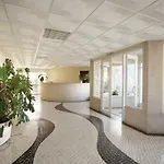 O A Ramos Palmeira Gale Esta Inserido Num Com Piscina, Fica Apenas A 250 Metros Da Da Gale - Com Ar Condicionado Na Sala, Smart Tv Com Prime Video E Cozinha Completa * Albufeira